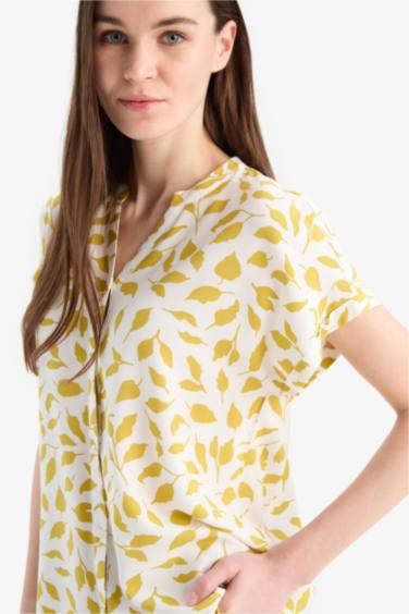 Regular Fit Apaş Yaka Desenli Kısa Kollu Gömlek