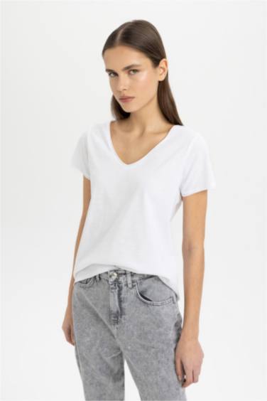 تيشيرت نص ردن بياخة V قصة عادية