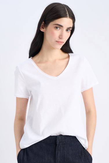 Regular Fit V Yaka Basic Düz Kısa Kollu BeyazTişört