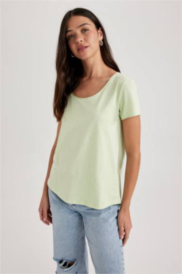 Футболка з коротким рукавом стандартного крою з круглим вирізом для жінок