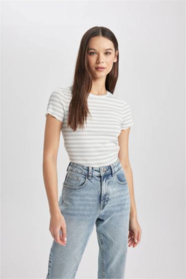 تيشيرت نص ردن مخطط مضلع