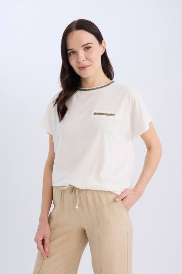 تيشيرت نص كم برقبة مستديرة