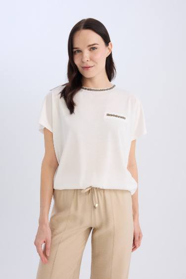 تيشيرت نص كم برقبة مستديرة