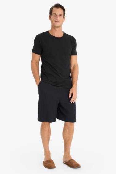 بلوزة نص كم سليم فيت بياقة مستديرة