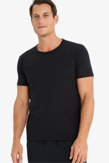 بلوزة نص كم سليم فيت بياقة مستديرة