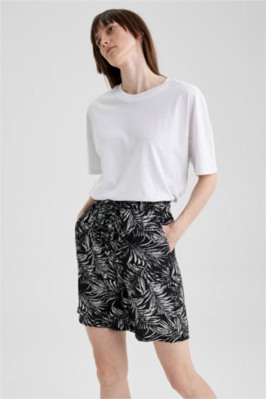 شورت وايد ليج بجيب وخصر عالي