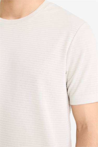 Slim Fit денеге қонымды дөңгелек жағалы қысқа жеңді футболка