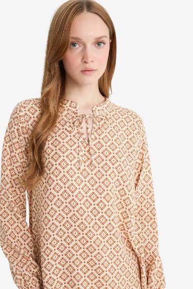 Regular Fit Bağcıklı Yaka Desenli Uzun Kollu Bluz