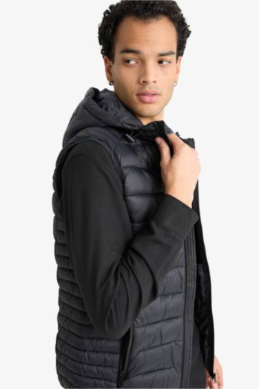 Slim Fit Dar Kesim Kapüşonlu Fermuarlı Yelek