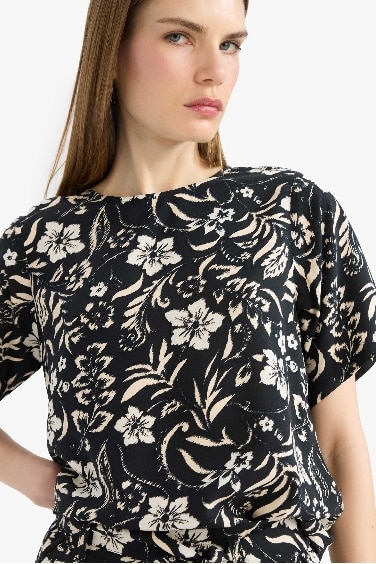 Blouse imprimé à col rond et manches courtes
