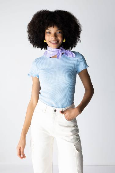 T-Shirt Slim à Manches Courtes et Col rond