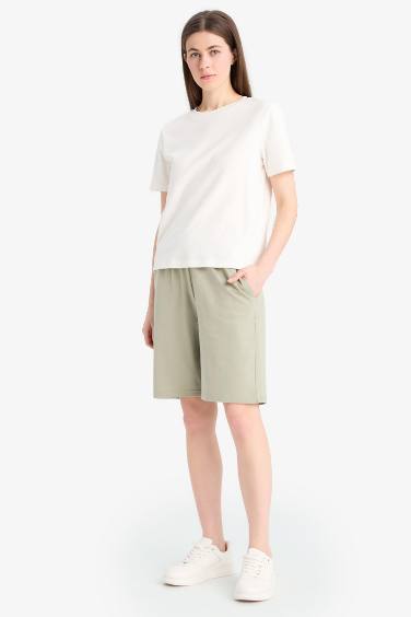 Regular Fit Normal Bel Düz Paça Bermuda Şort