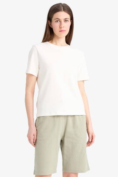 Regular Fit Normal Bel Düz Paça Bermuda Şort