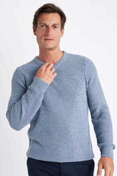 Standard Fit Crew Neck Basic Knitted Pullover