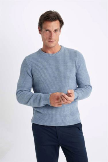 Standard Fit Crew Neck Basic Knitted Pullover