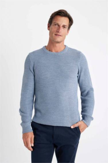 Standard Fit Crew Neck Basic Knitted Pullover