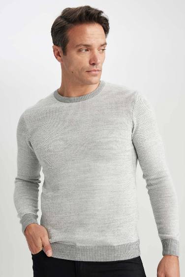 Standard Fit Crew Neck Knitted Pullover