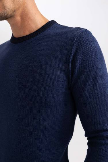 بلوفر تريكو قصة عادية برقبة مستديرة