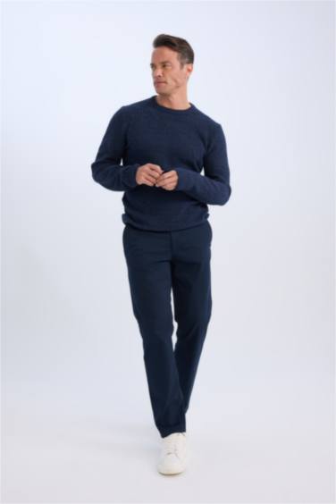 بلوفر تريكو بيزك قصة عادية برقبة مستديرة