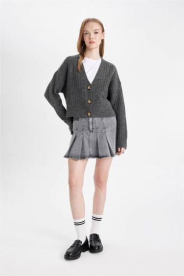 Regular Fit V Neck Basic Knitted Cardigan