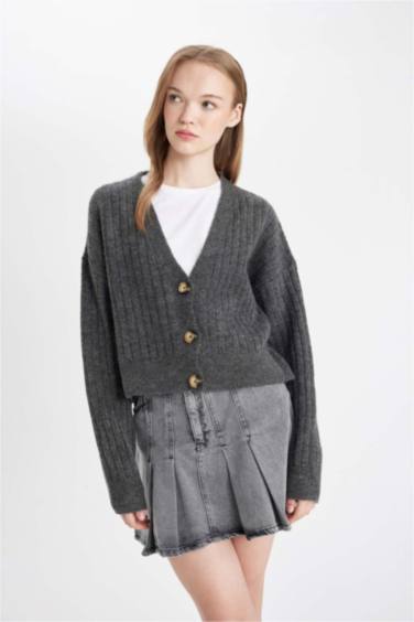 Regular Fit V Neck Basic Knitted Cardigan