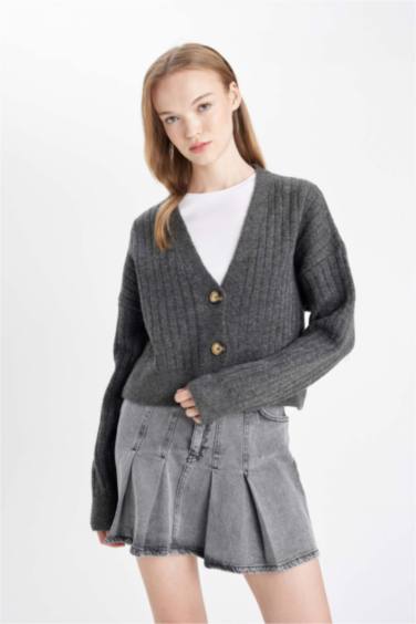 Regular Fit V Neck Basic Knitted Cardigan