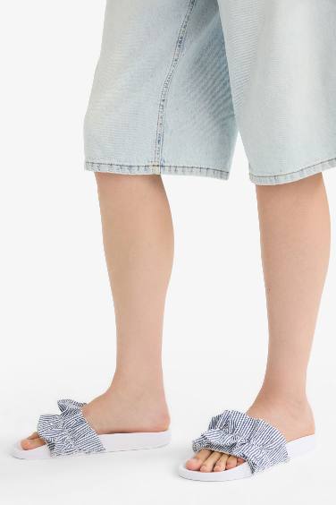 Woman Flat Sole Slipper