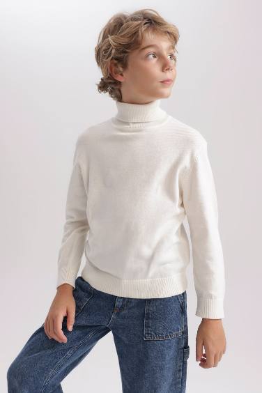 Водолазка приталенного кроя для мальчиков