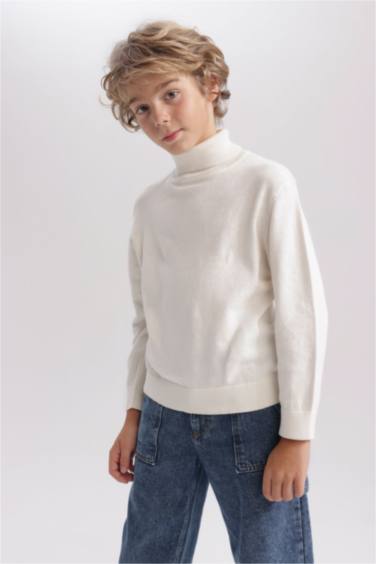 Водолазка приталенного кроя для мальчиков