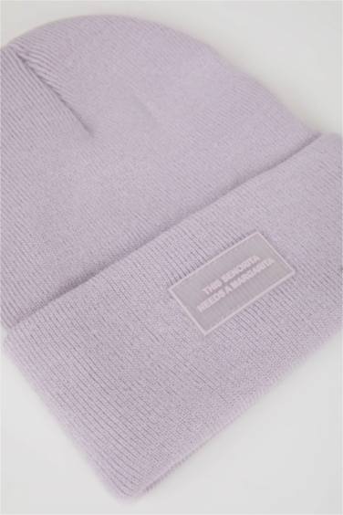 Шапка с принтом для женщин