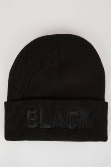 Шапка с патчем-слоганом