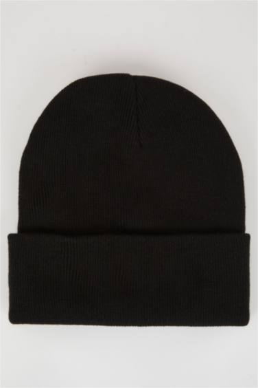 Шапка с патчем-слоганом