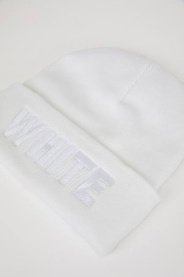 Women Slogan Embroidered Knitwear Beret
