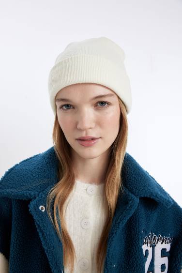 Bonnet basique d'hiver en maille pour femme