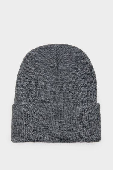 Зимняя женская шапка