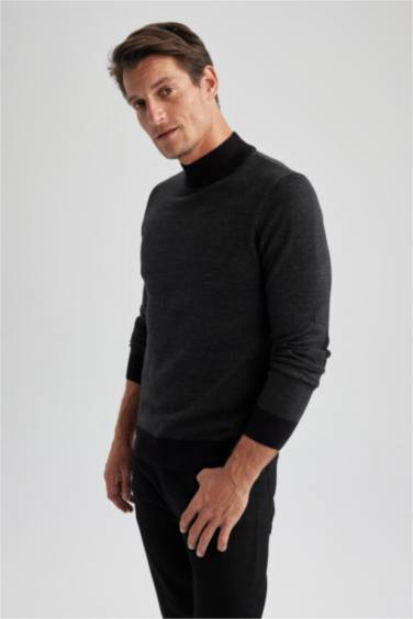 Regular Fit Color Block Turtleneck Knit Pullover