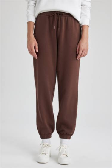 بنطلون جوجر قصة عادية بحافة مطاطي