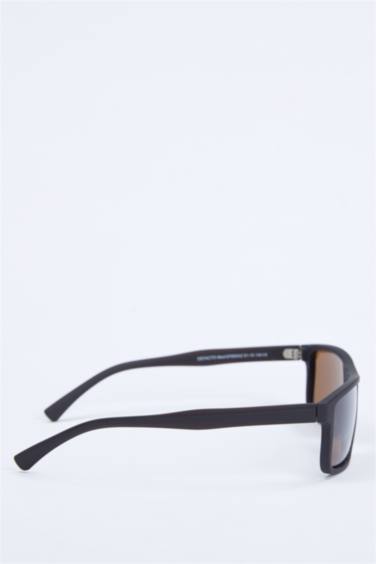 Des lunettes de soleil