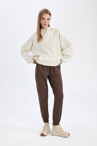 Джоггеры стандартного кроя с карманами