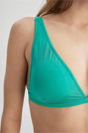 بيكيني توب بقصة عادية من Fall In Love