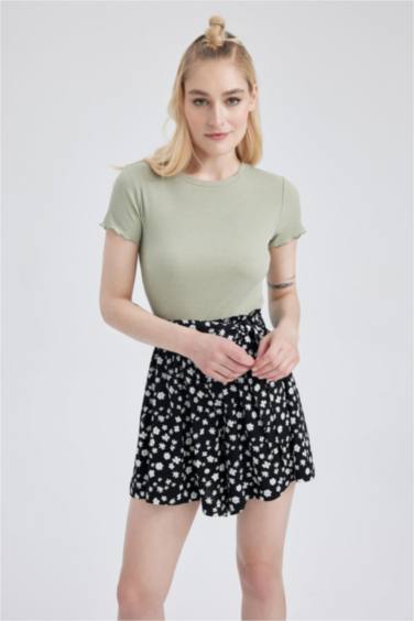 Relax Fit Normal Waist Floral Shorts