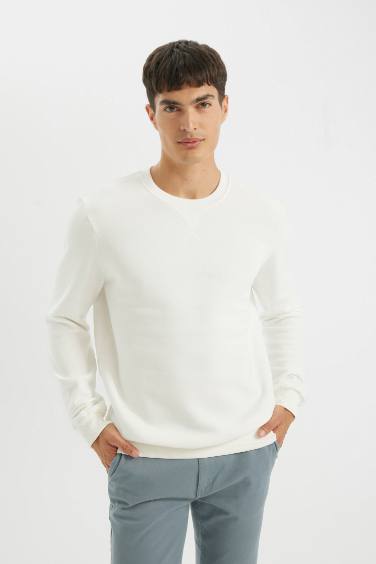 Kırık Beyaz Regular Fit Bisiklet Yaka Basic Düz Sweatshirt