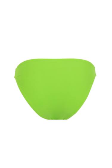 اندر بكيني بقصة عادية من Fall In Love