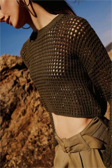 بلوفر قصة عادية برقبة مستديرة