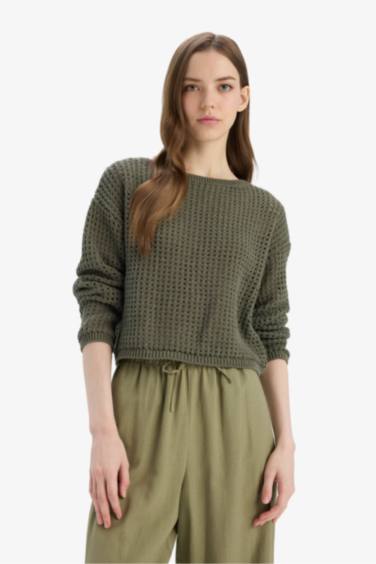 Трикотажный свитер стандартного кроя с круглым вырезом