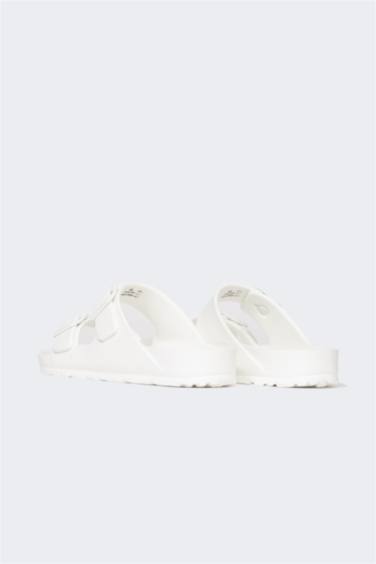 Шлепанцы с двойным ремешком на плоской подошве