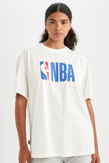 DeFactoFit NBA Wordmark Oversize Geniş Kalıp Bisiklet Yaka Kısa Kollu Tişört