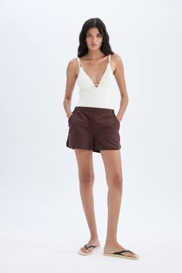 شورت بحر حريمي بني قصة عادية من Fall in Love