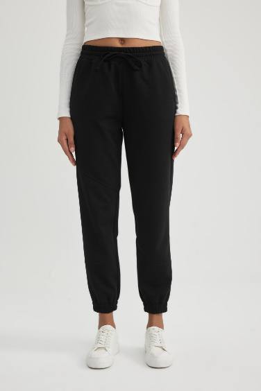 Jogger Standard Fit Trousers