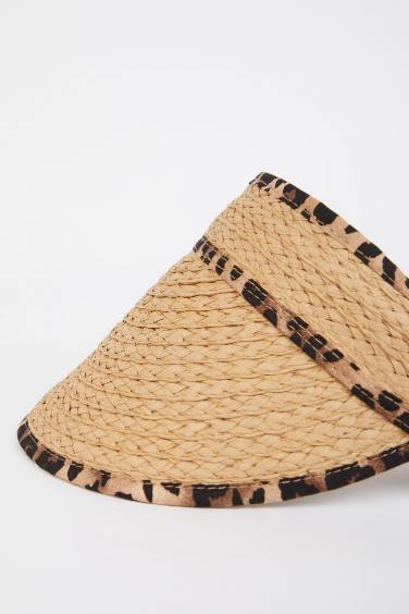 قبعة قش نسائي